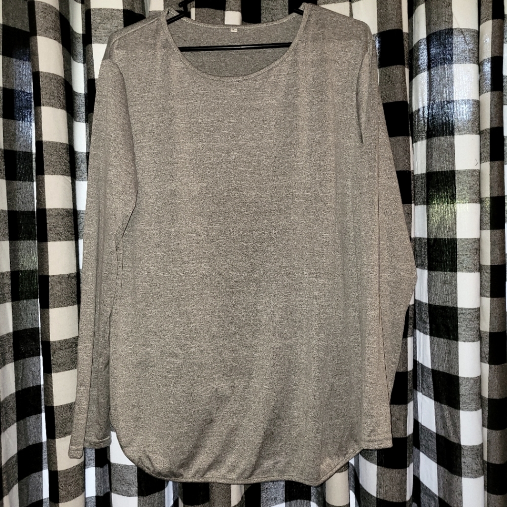 EUC 🤍 Gray Shirt HP!